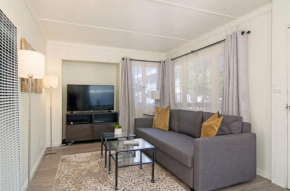 Bay View Cottage Patio WD Parking Location 5176